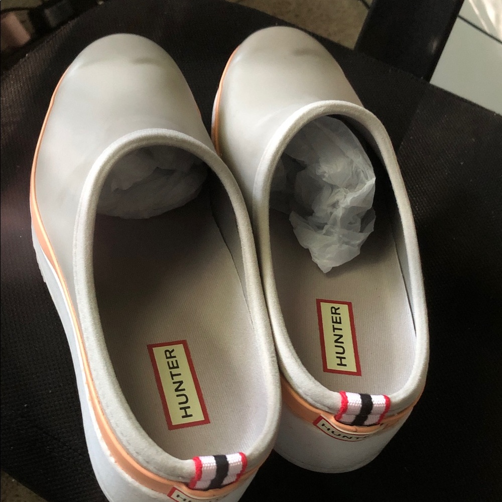 Hunter White Slip-On Rain Shoes with Peach Trim and Striped Heel Tab